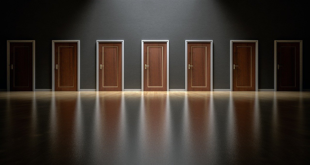 doors-g45182ec29_1280